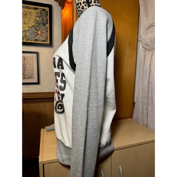 Women's Carolina Hurricanes sweatshirt  Size Small - Picture 3 of 9